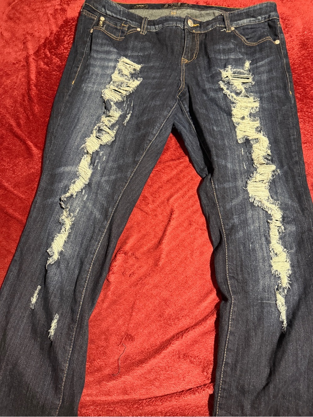 Dark Wash Distressed Women’s Jeans - Classic Ripped Style